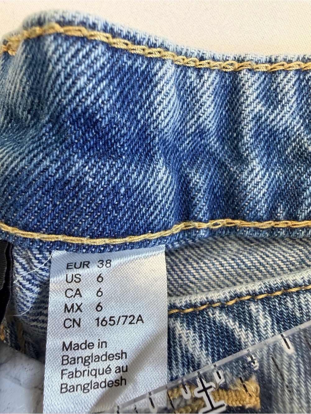 H&M Divided Light Wash Wide Leg Baggy Jeans Size 6 - Picture 10 of 10